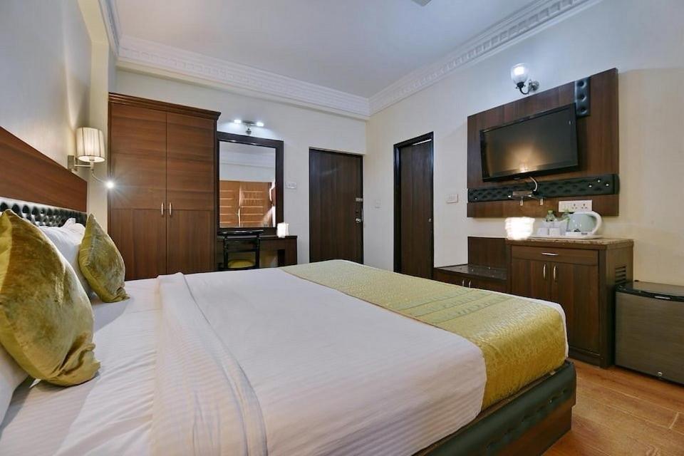 Hotel Empire Regency Jaipur Buitenkant foto