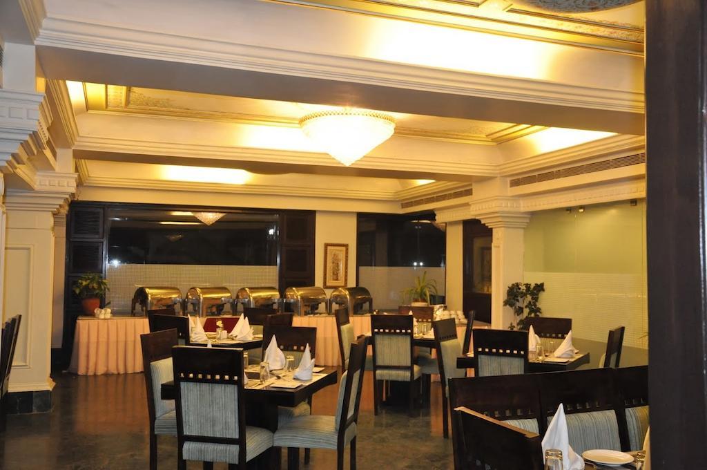 Hotel Empire Regency Jaipur Buitenkant foto