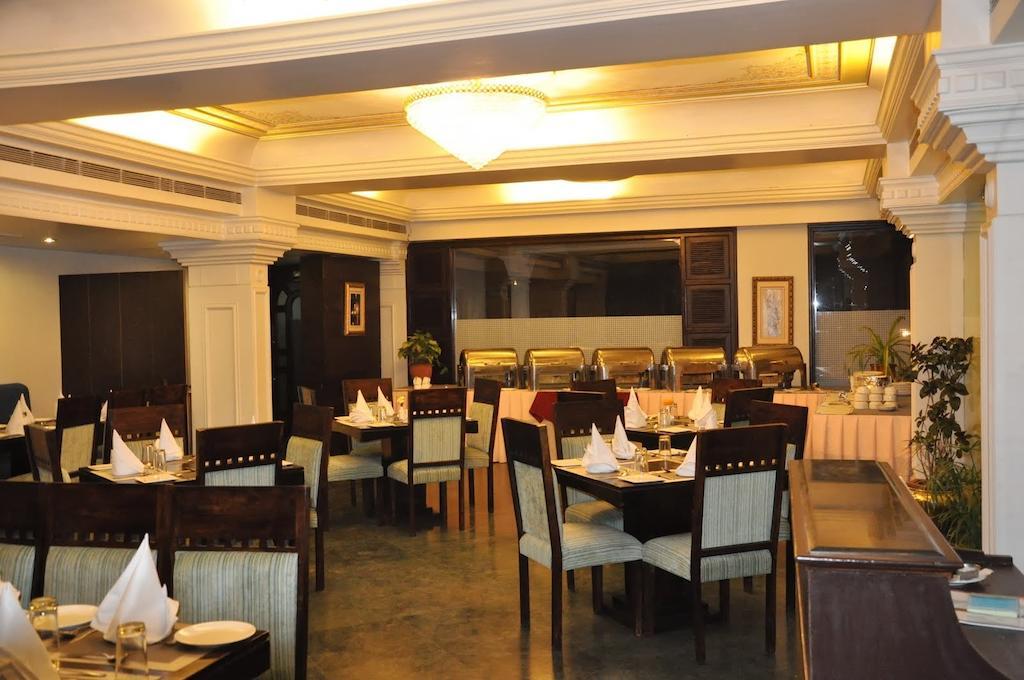 Hotel Empire Regency Jaipur Buitenkant foto