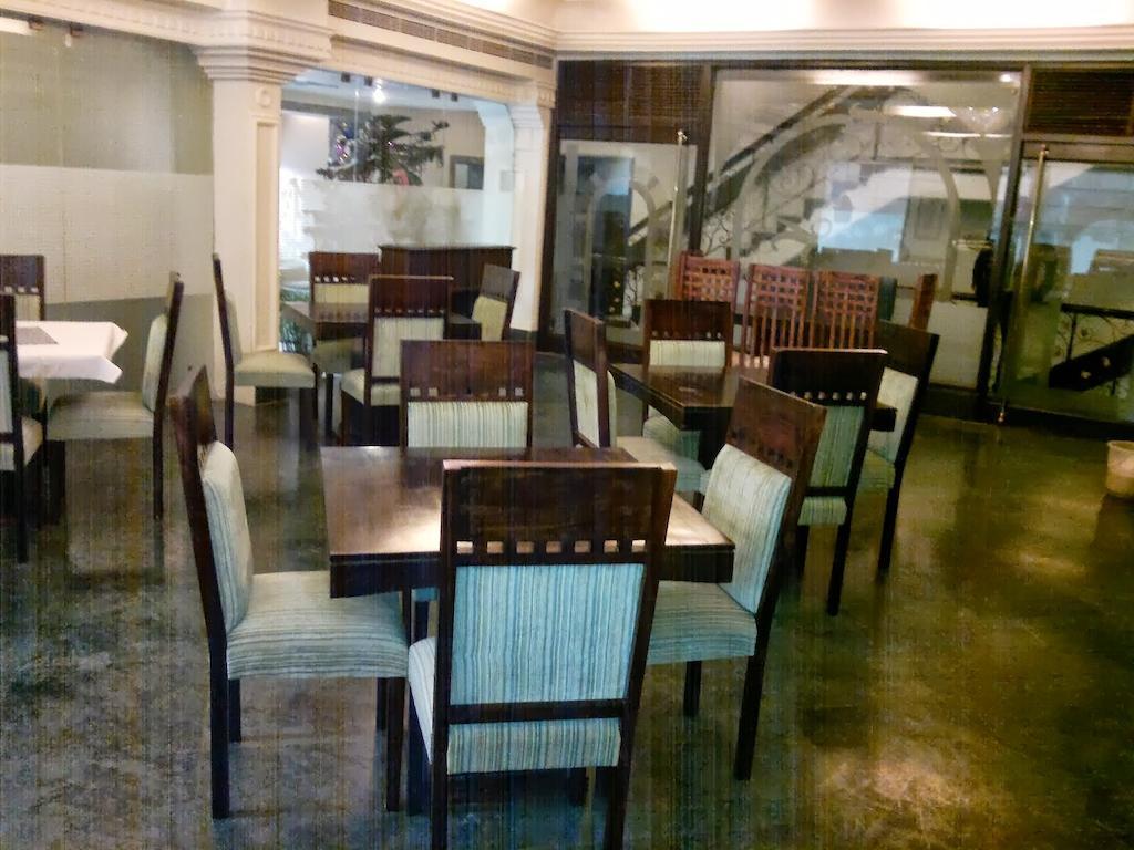Hotel Empire Regency Jaipur Buitenkant foto