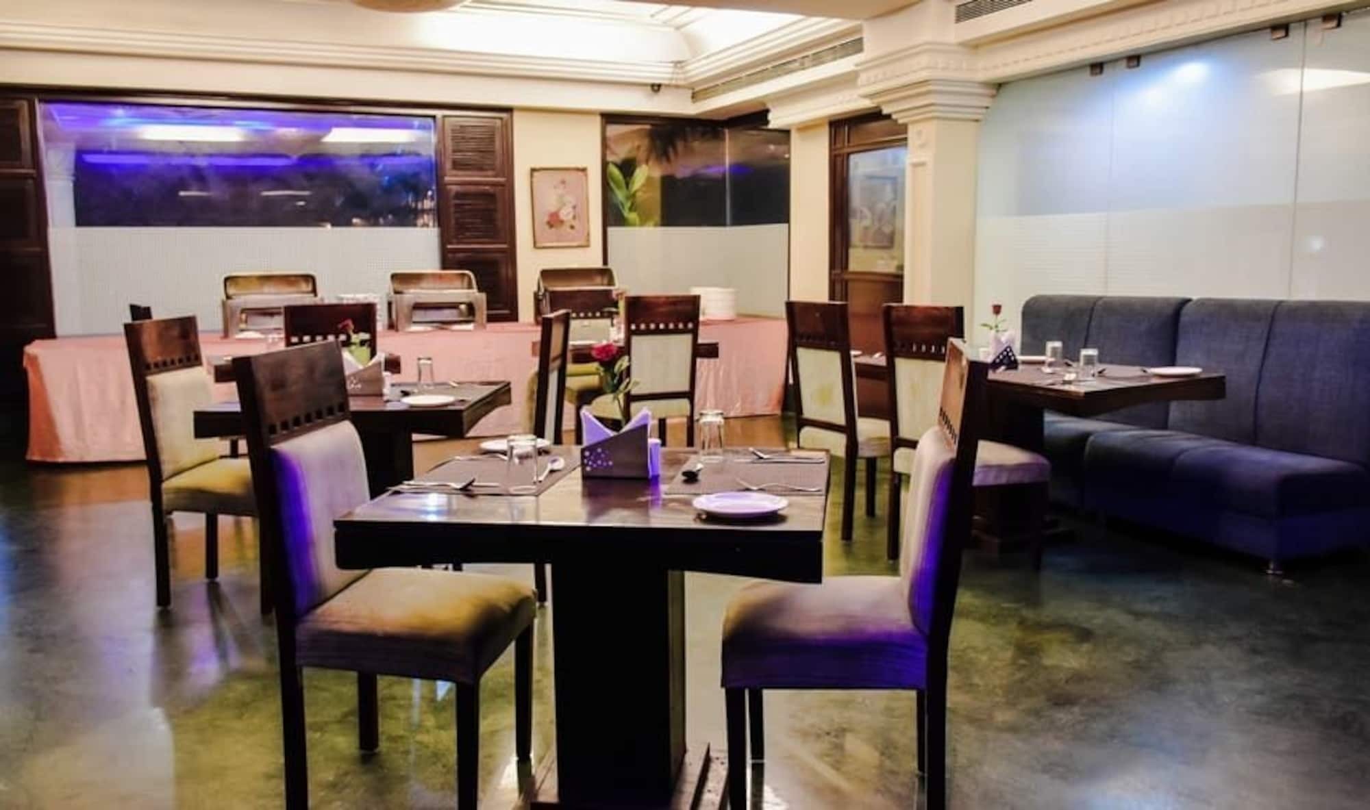 Hotel Empire Regency Jaipur Buitenkant foto